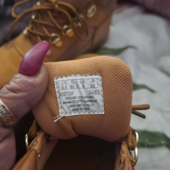 Timberland gold accent ankle boots LIGHTLY USED!! - Picture 7 of 7